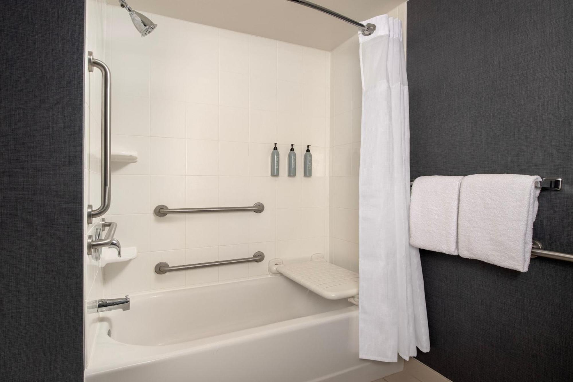 Residence Inn By Marriott Syracuse Downtown At Armory Square Экстерьер фото